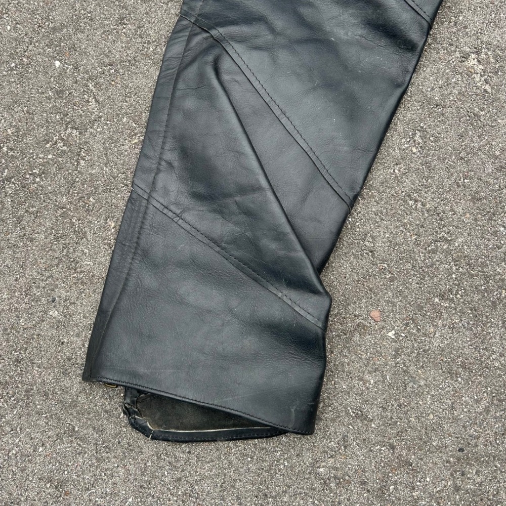 Hog Skins Black Leather Motorcycle Chaps Brass Buckle Made in USA Mens XS M - Picture 5 of 9